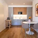 Sleek & Modern Flat W/ Private Garage By Hostwise * Leça da Palmeira