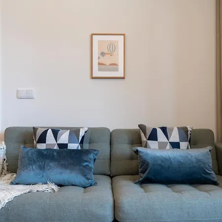 Sleek & Modern Flat W/ Private Garage By Hostwise * Leça da Palmeira