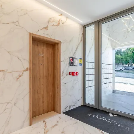 Apartment Sleek & Modern Flat W/ Private Garage By Hostwise Leça da Palmeira