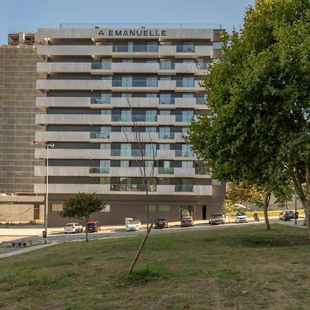 Sleek & Modern Flat W/ Private Garage By Hostwise *