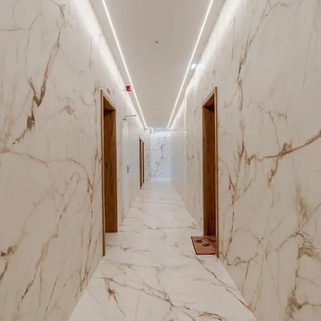 Apartment Sleek & Modern Flat W/ Private Garage By Hostwise
