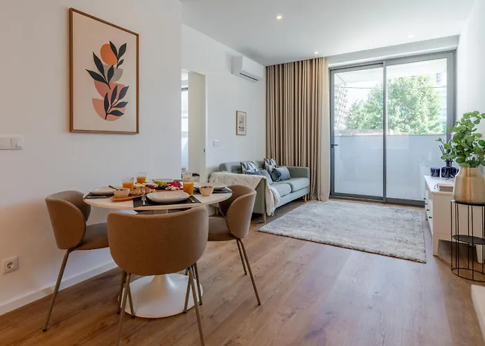 Sleek & Modern Flat W/ Private Garage By Hostwise Apartment *