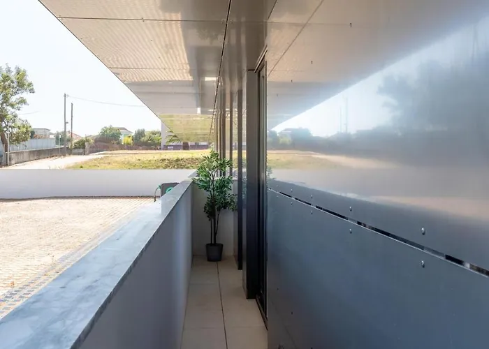 Sleek & Modern Flat W/ Private Garage By Hostwise Apartment