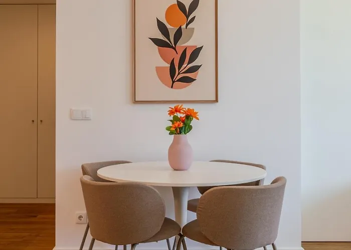 아파트 Sleek & Modern Flat W/ Private Garage By Hostwise *