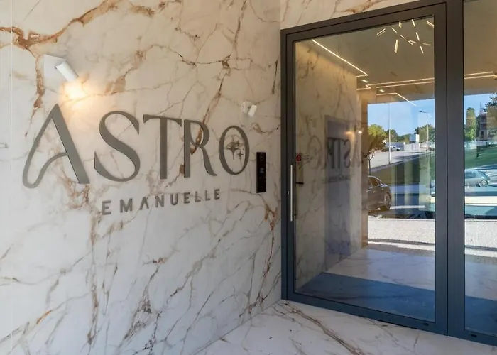 Sleek & Modern Flat W/ Private Garage By Hostwise * 레카다팔메이라