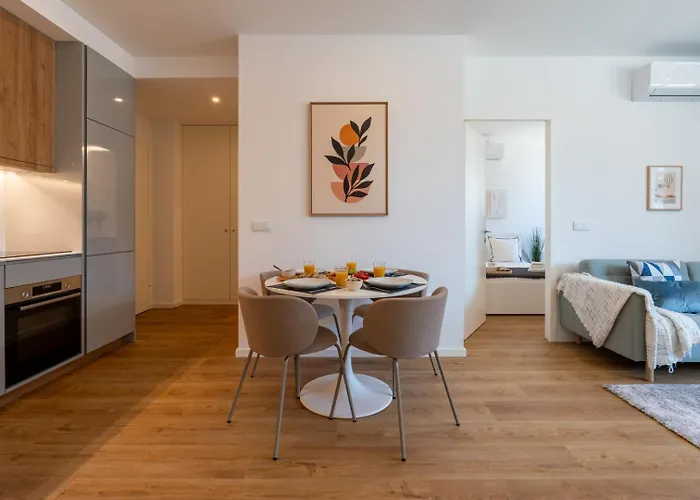 아파트 Sleek & Modern Flat W/ Private Garage By Hostwise