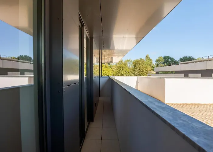 Apartment Sleek & Modern Flat W/ Private Garage By Hostwise Leça da Palmeira