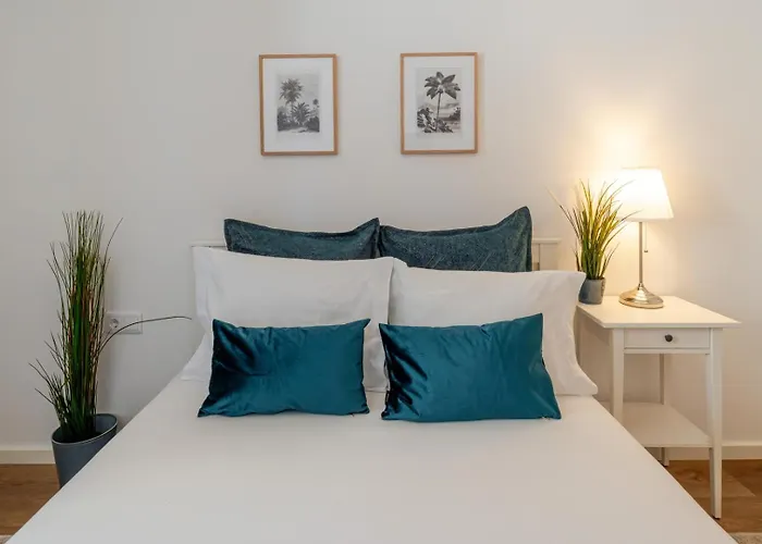 아파트 Sleek & Modern Flat W/ Private Garage By Hostwise *