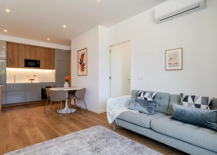 Apartment Sleek & Modern Flat W/ Private Garage By Hostwise Leça da Palmeira